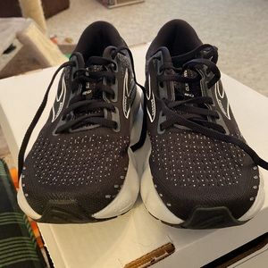 Women’s Size 7.5/Wide/D Brooks Glycerin GTS 20-Almost New